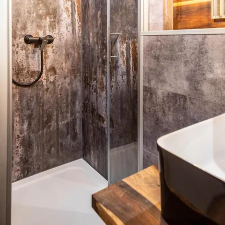 Schickes An Der Uniklinik Freiburg im Breisgau